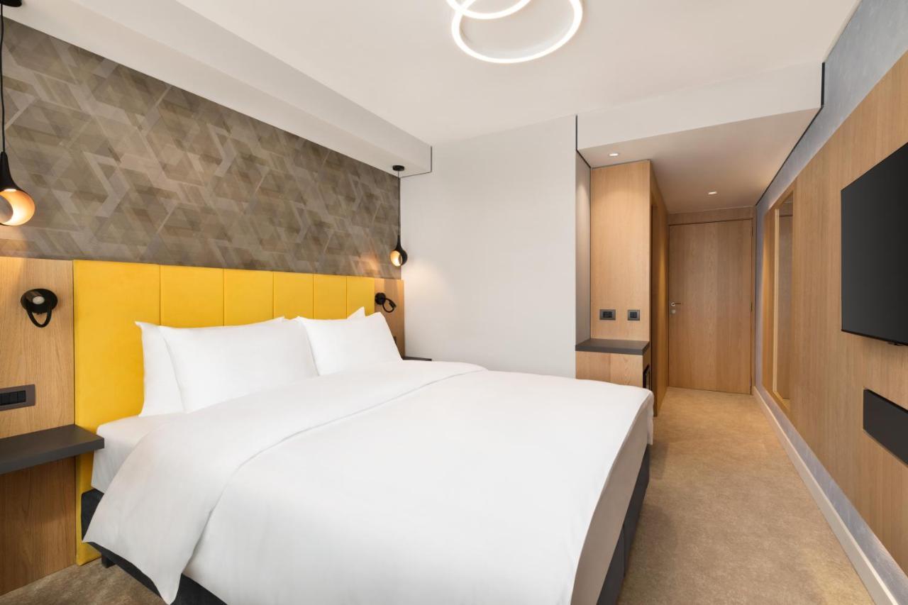 Ramada By Wyndham Slatina Parc Hotel Екстериор снимка