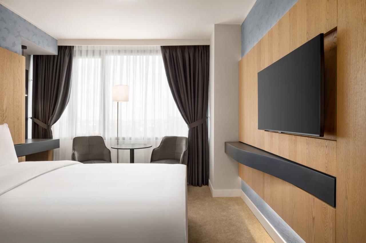 Ramada By Wyndham Slatina Parc Hotel Екстериор снимка