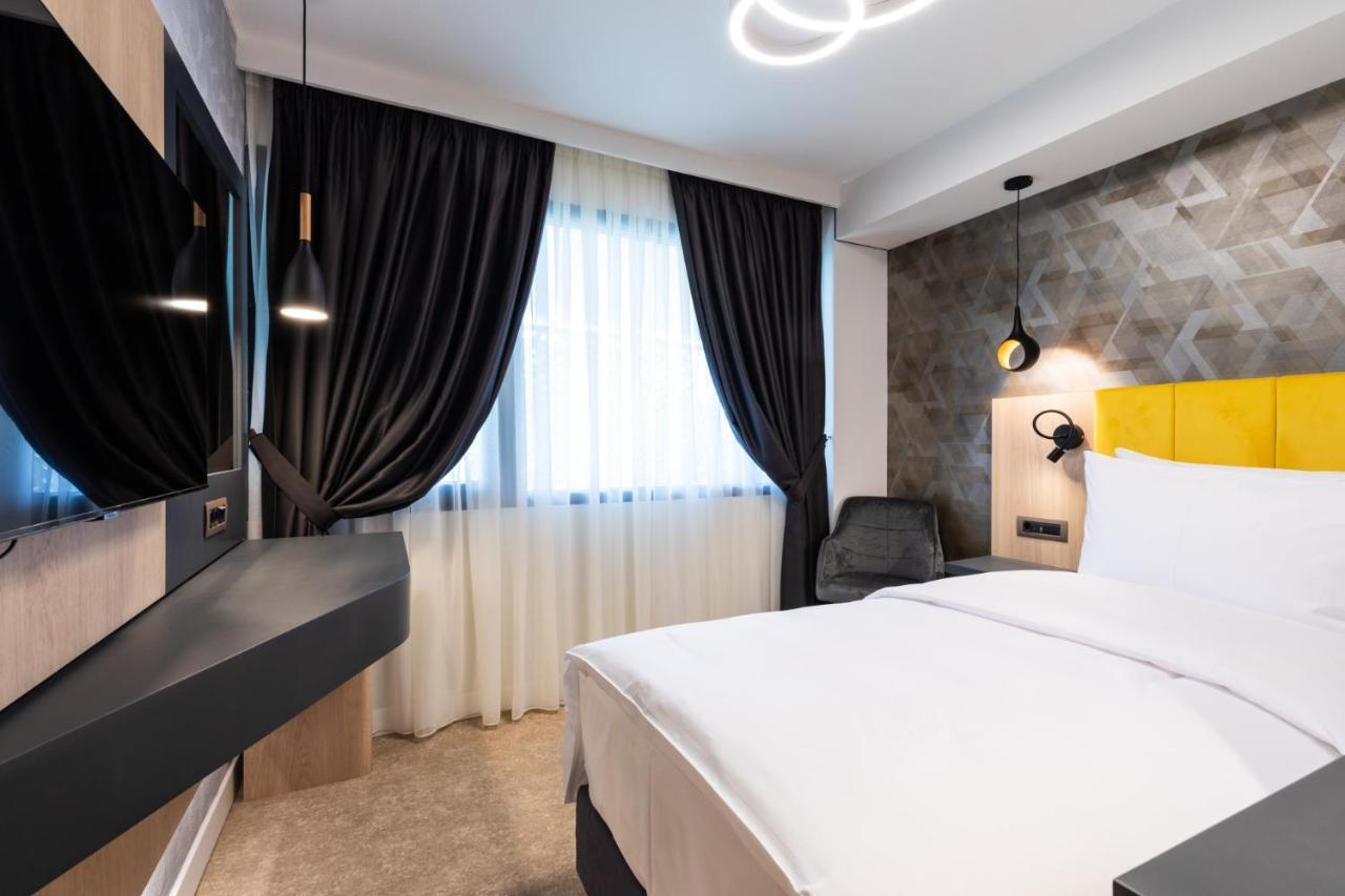 Ramada By Wyndham Slatina Parc Hotel Екстериор снимка