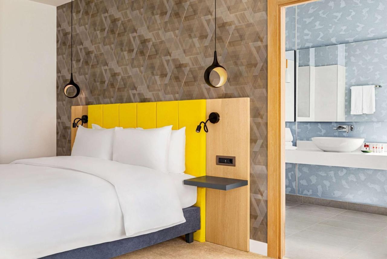 Ramada By Wyndham Slatina Parc Hotel Екстериор снимка