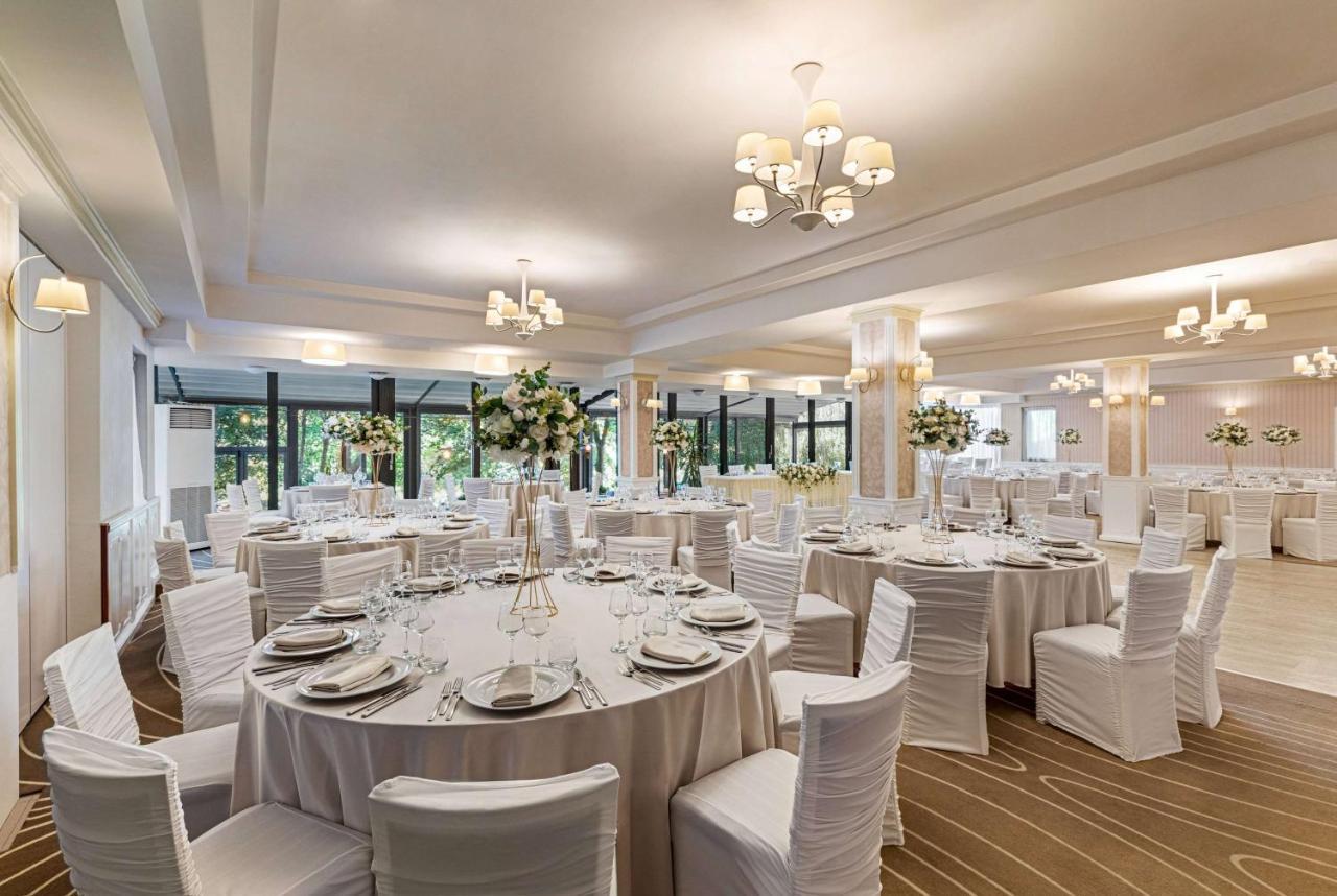 Ramada By Wyndham Slatina Parc Hotel Екстериор снимка