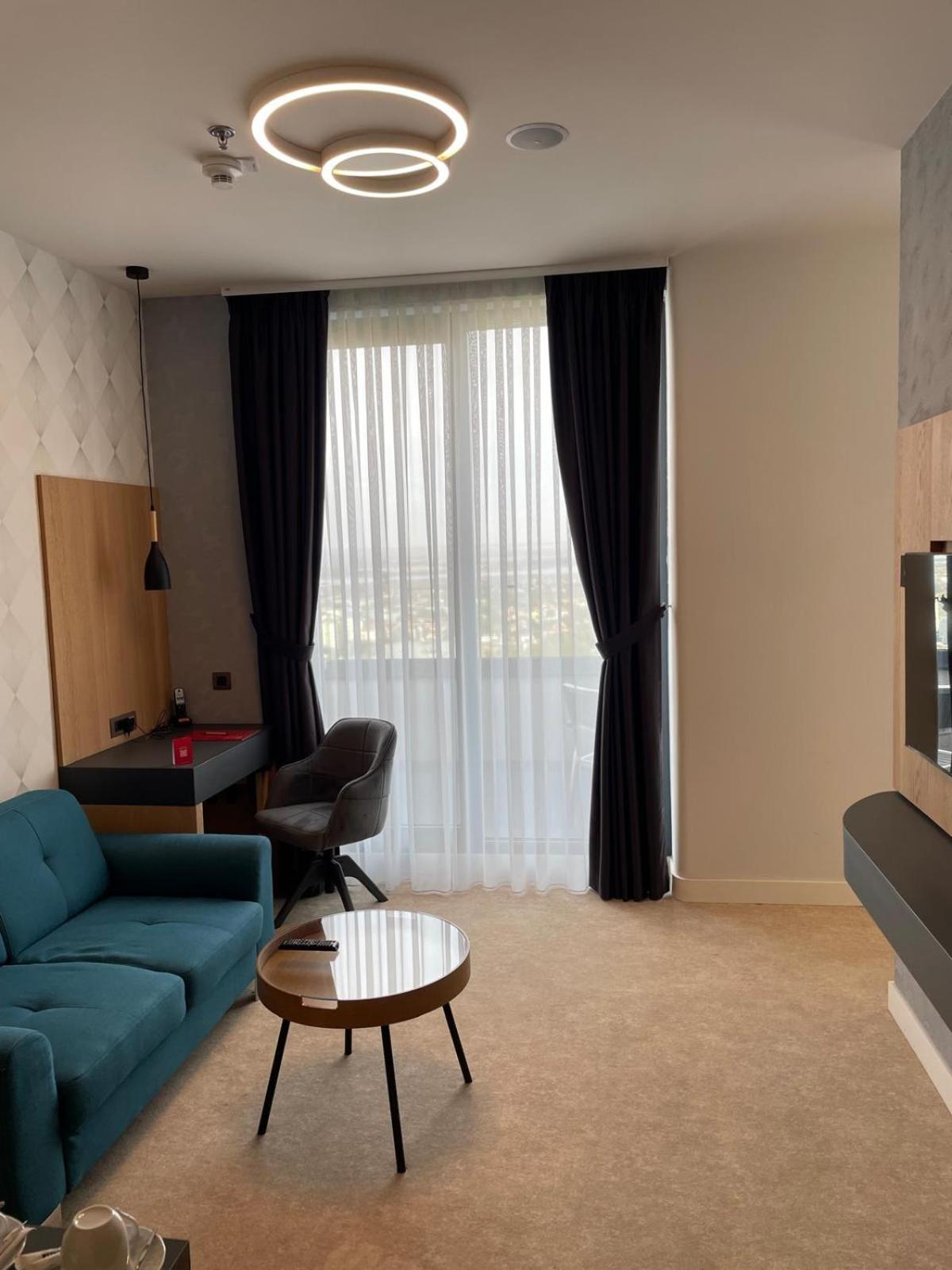 Ramada By Wyndham Slatina Parc Hotel Екстериор снимка