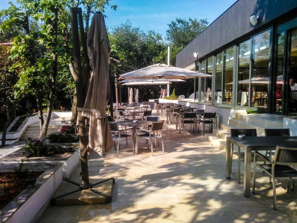 Ramada By Wyndham Slatina Parc Hotel Екстериор снимка