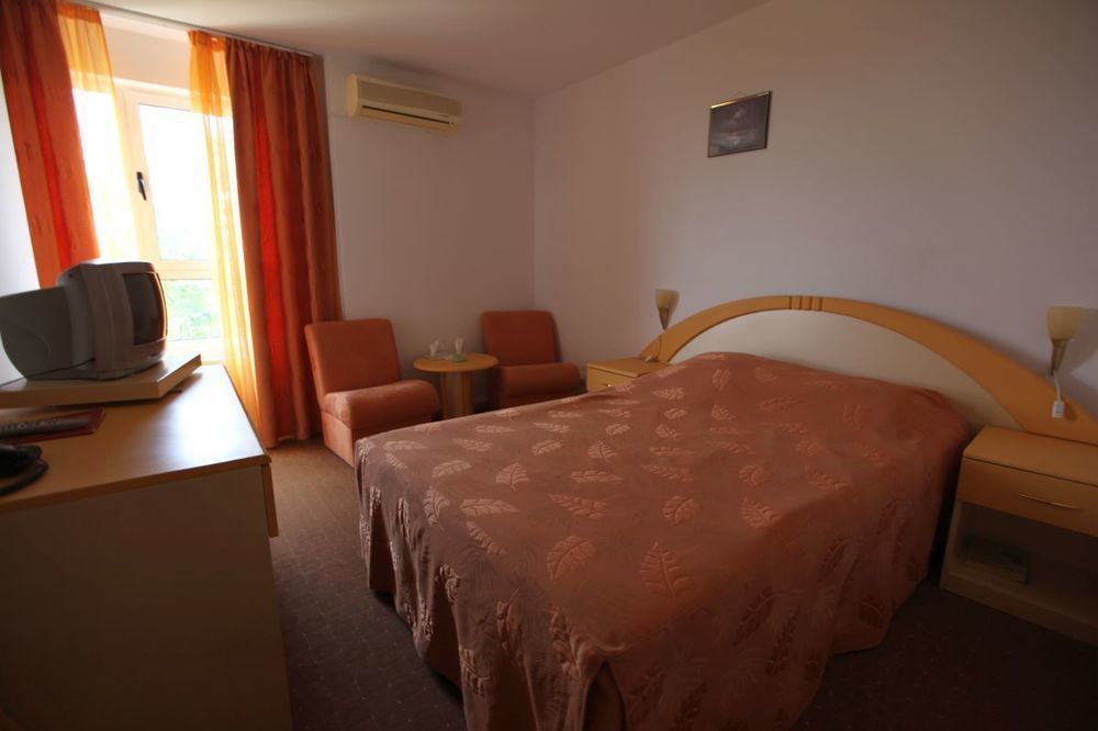 Ramada By Wyndham Slatina Parc Hotel Екстериор снимка