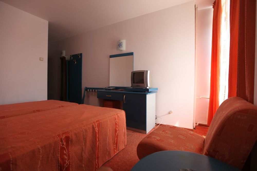 Ramada By Wyndham Slatina Parc Hotel Екстериор снимка