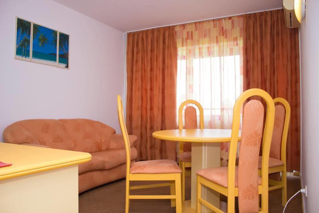 Ramada By Wyndham Slatina Parc Hotel Екстериор снимка